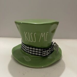 Rae Dunn St. Patrick's Day "Kiss Me” LEPRECHAUN HAT Ceramic Decor Green White LL